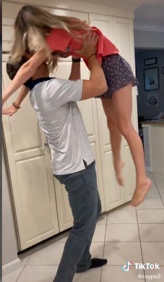 父亲爆料女子视频播放网站,揭秘网络乱象背后的真相  第3张